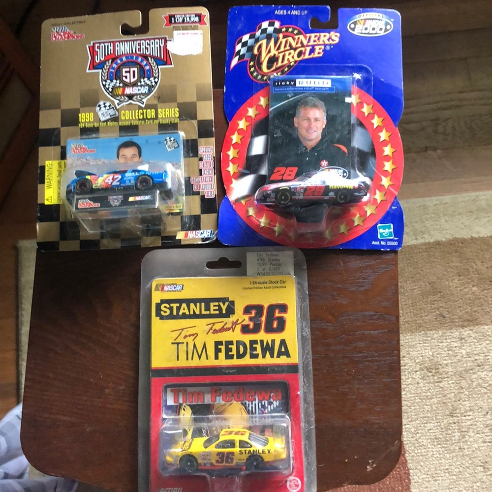 Nascar 1:64 scale - lot of 3